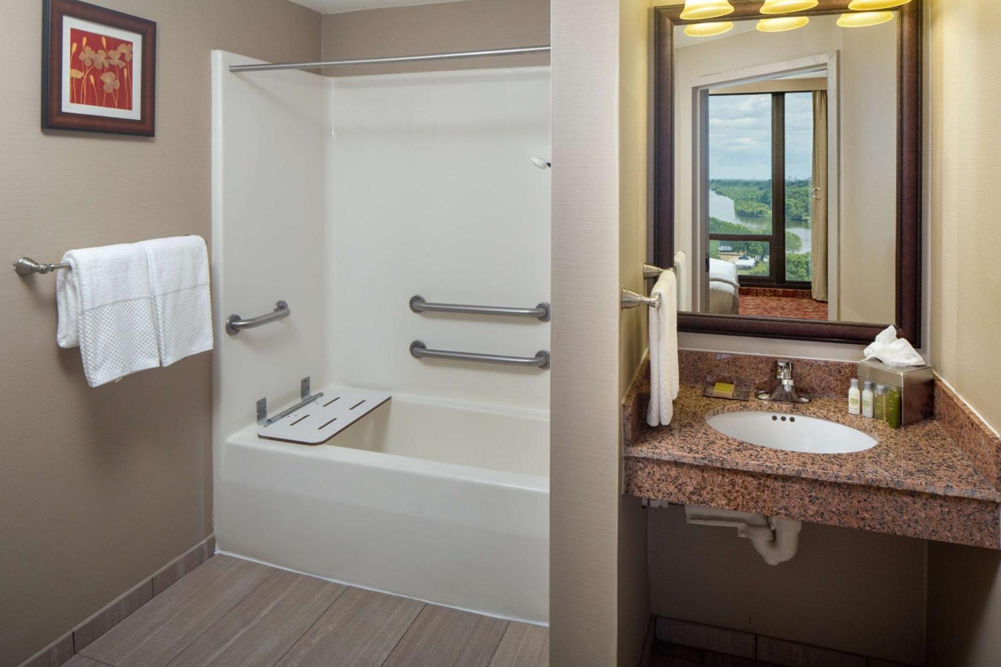 Doubletree By Hilton Cherry Hill Philadelphia Exterior foto